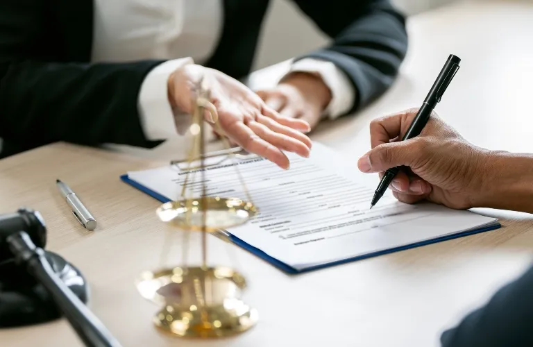 Lawyer is consulting with lawyer